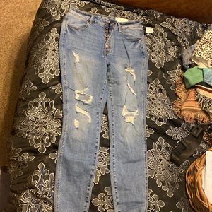 NWT Maurices distressed jegging - med long